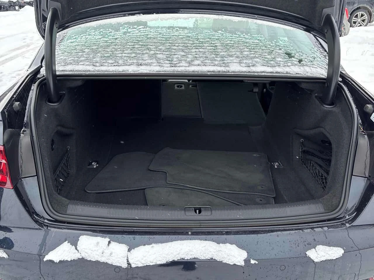 Audi A4 * Komfort * ГЛАВНО ПРЕДСТАВИТЕЛСТВО* , снимка 13 - Автомобили и джипове - 54064656