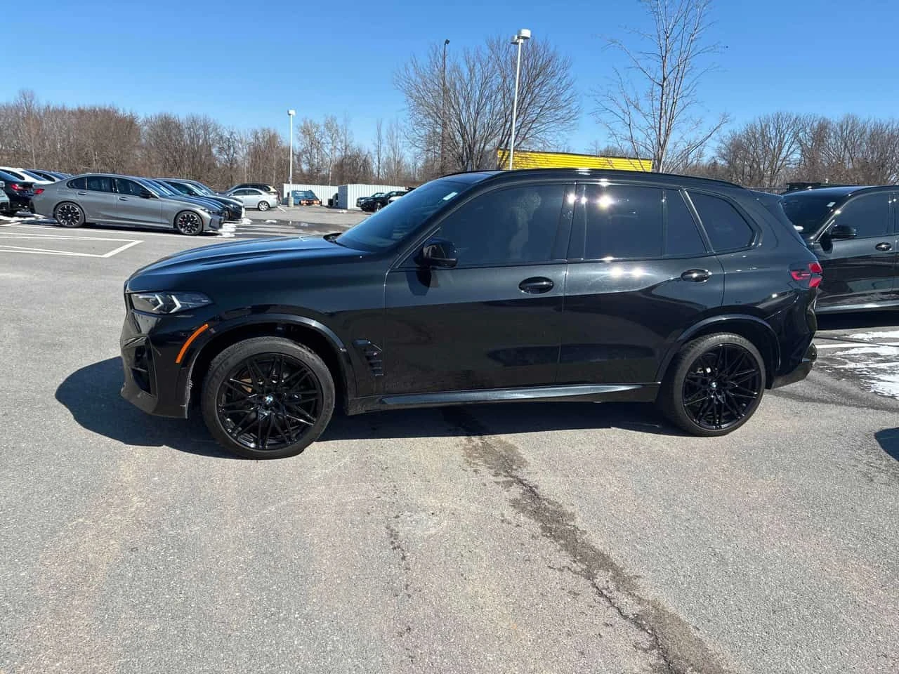 BMW X5M * Competition * CARFAX * HARMAN * HEAD UP * КЛИП , снимка 2 - Автомобили и джипове - 54141561