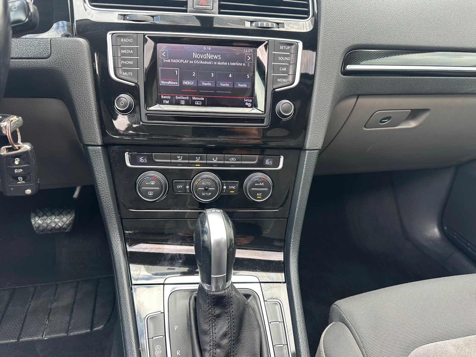 VW Golf 2.0TDI 150ks, снимка 11 - Автомобили и джипове - 54404182