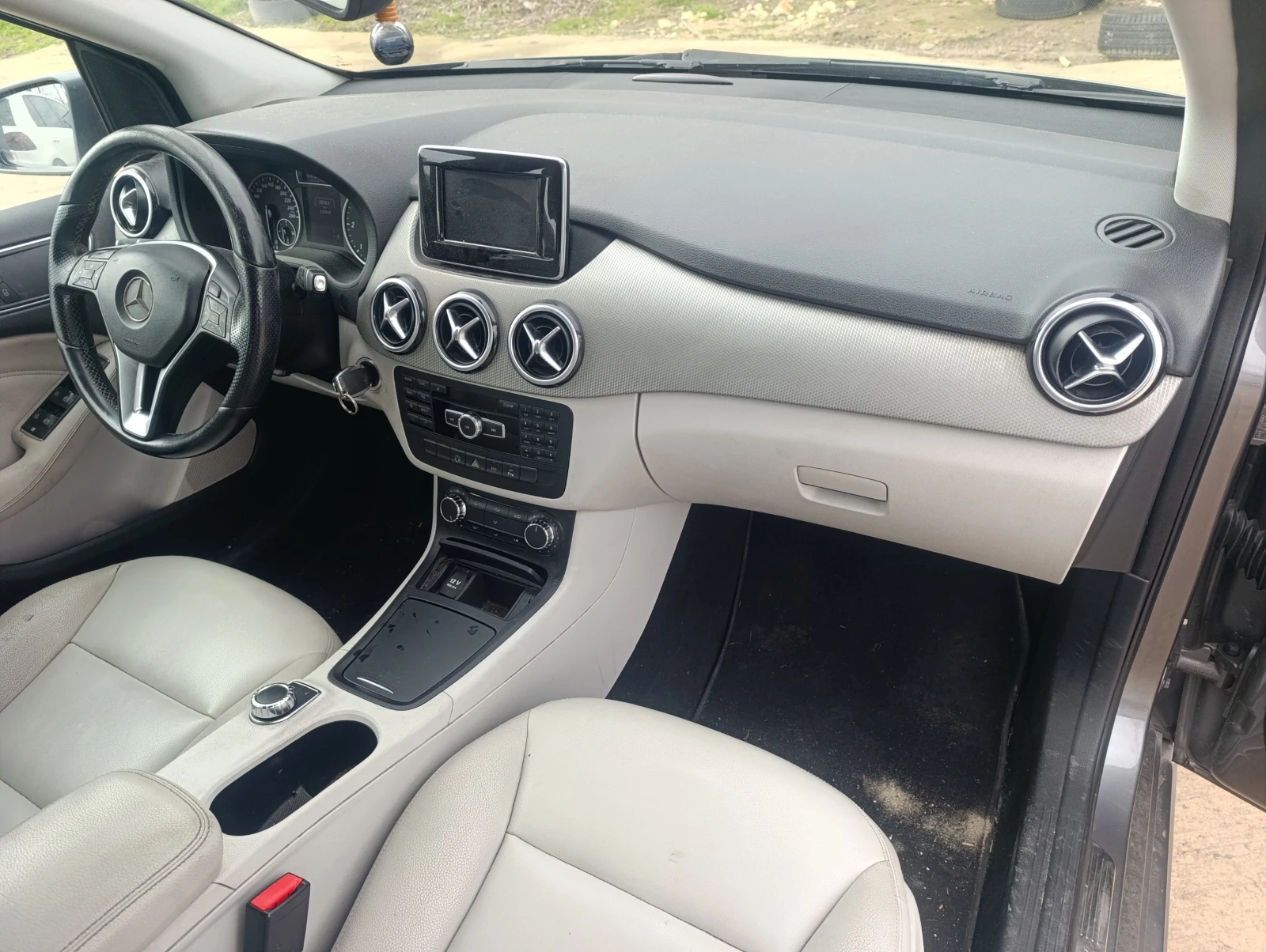 Mercedes-Benz B 200 W246, снимка 8 - Автомобили и джипове - 54952207