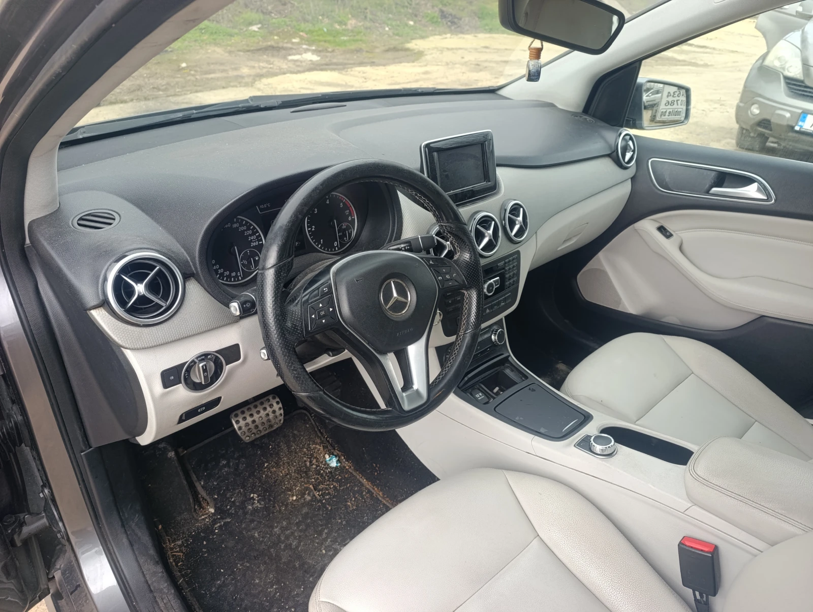 Mercedes-Benz B 200 W246, снимка 7 - Автомобили и джипове - 54952207