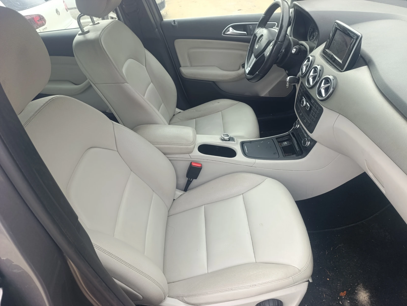 Mercedes-Benz B 200 W246, снимка 9 - Автомобили и джипове - 54952207