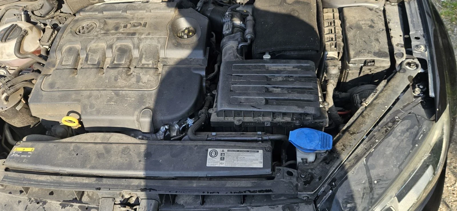 VW Golf 1.6 tdi, снимка 6 - Автомобили и джипове - 55014555