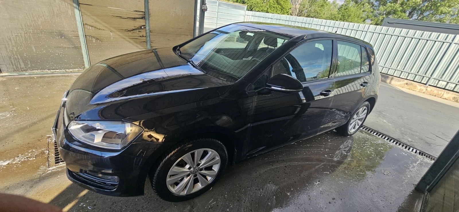 VW Golf 1.6 tdi, снимка 3 - Автомобили и джипове - 55014555