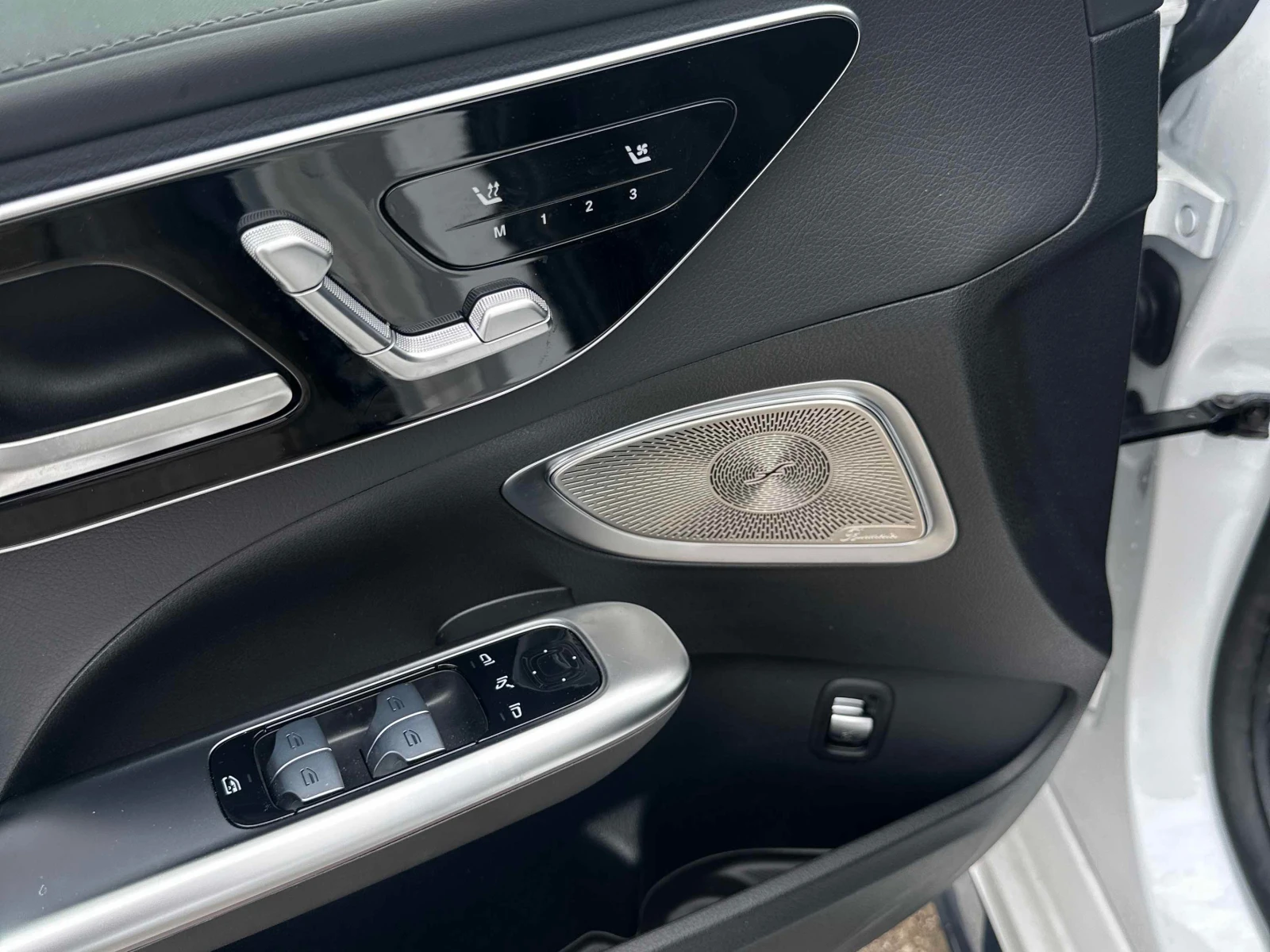 Mercedes-Benz C 43 AMG  DISTRONIC / 360 / MEMORY / BURMESTER , снимка 11 - Автомобили и джипове - 55823437