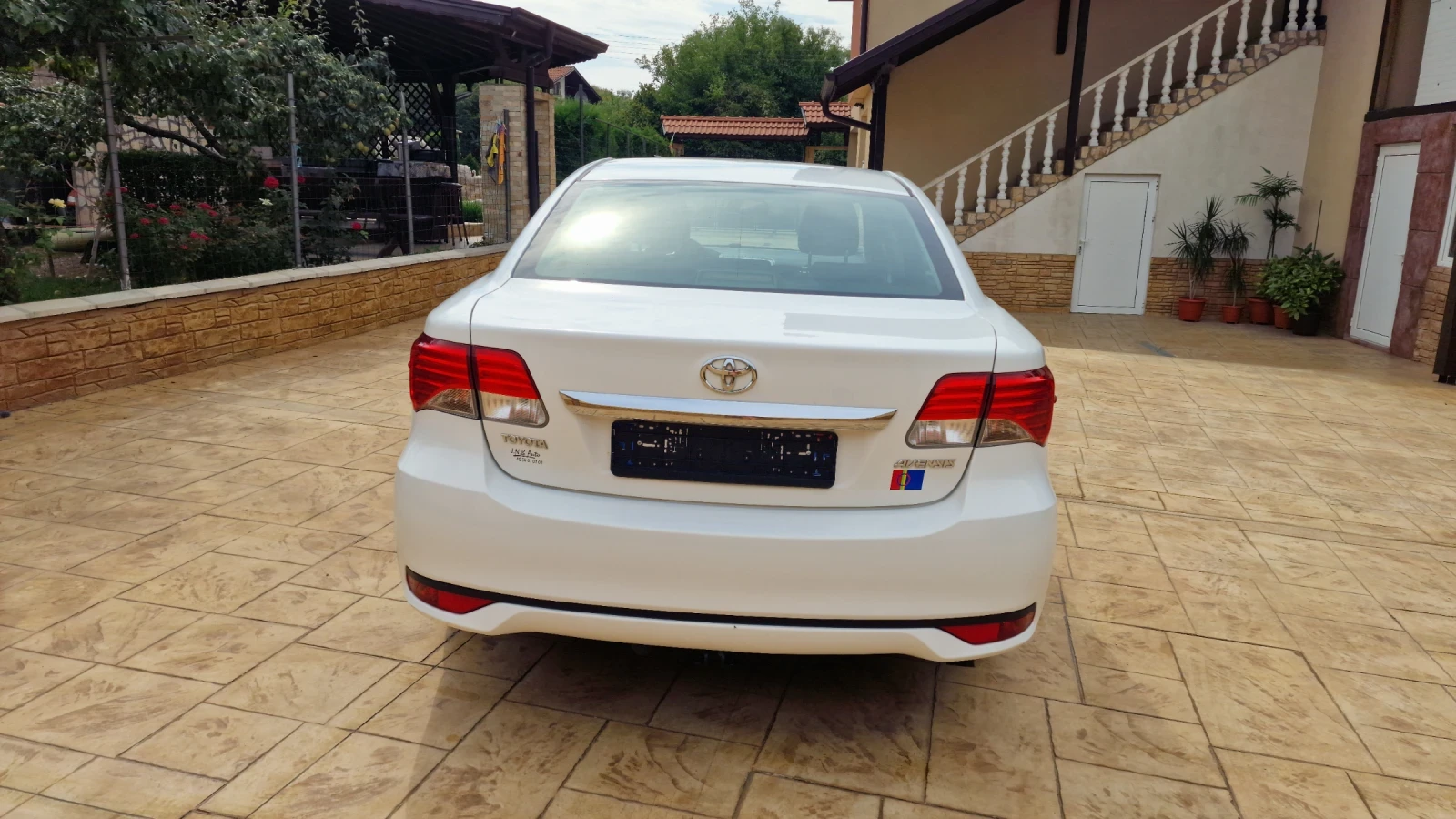 Toyota Avensis 2.0D-4D-125k.c., снимка 5 - Автомобили и джипове - 56040373