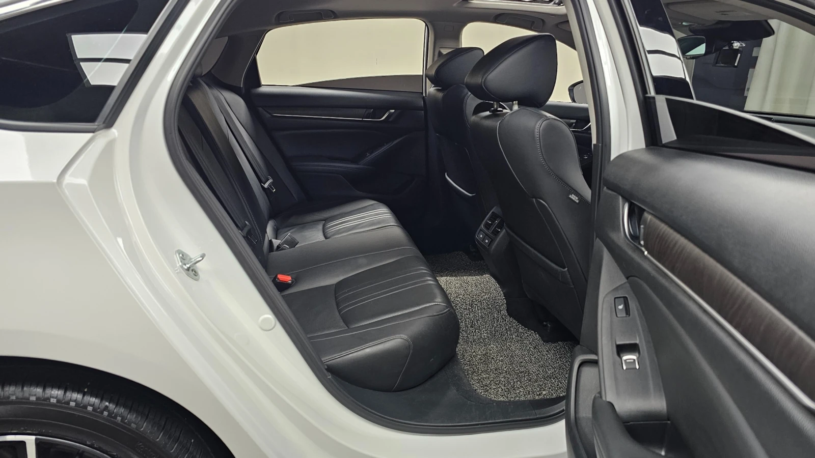 Honda Accord 1.5 Turbo | Mobile.bg � ����������� 10