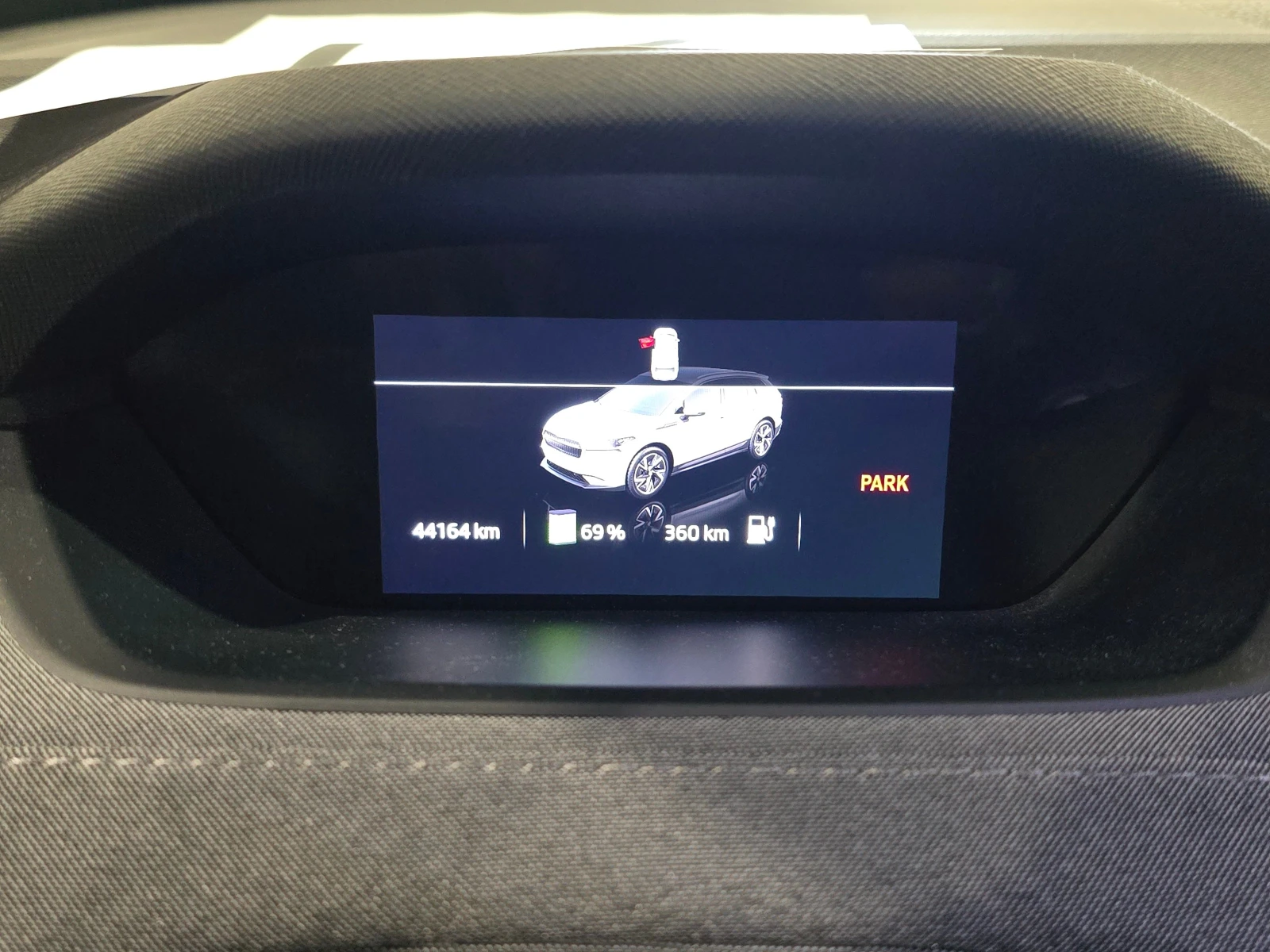 Skoda Enyaq 80 LED Ambient Navi, снимка 9 - Автомобили и джипове - 56724627