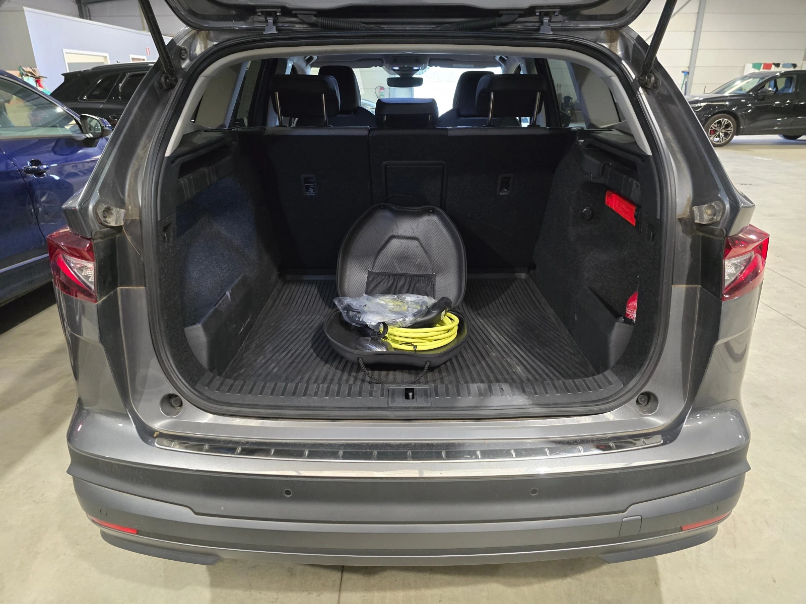 Skoda Enyaq 80 LED Ambient Navi, снимка 13 - Автомобили и джипове - 56724627