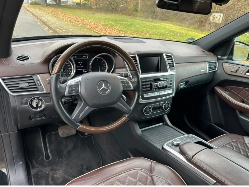 Mercedes-Benz ML 350 AMG DESIGNO EDITION 1 , снимка 4 - Автомобили и джипове - 48179296