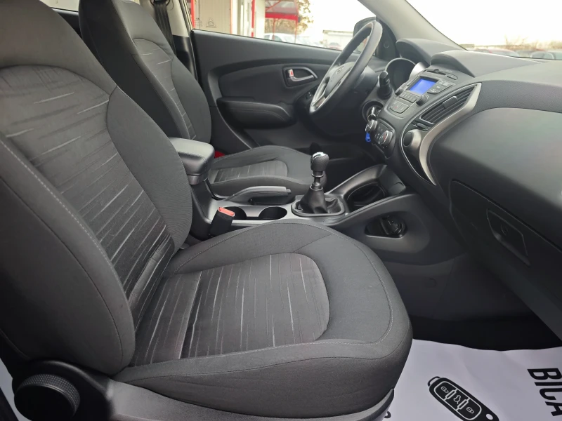 Hyundai IX35 1.6i 16v , снимка 14 - Автомобили и джипове - 52974804