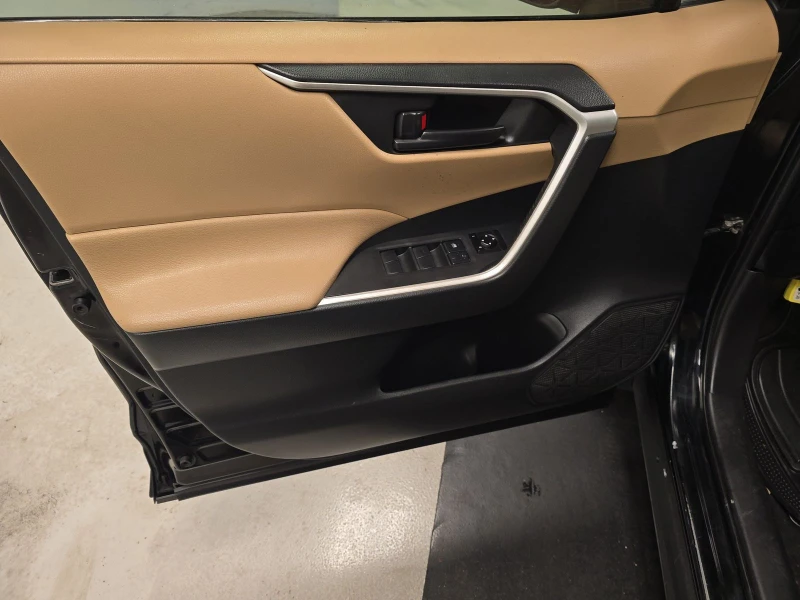 Toyota Rav4, снимка 9 - Автомобили и джипове - 53404213