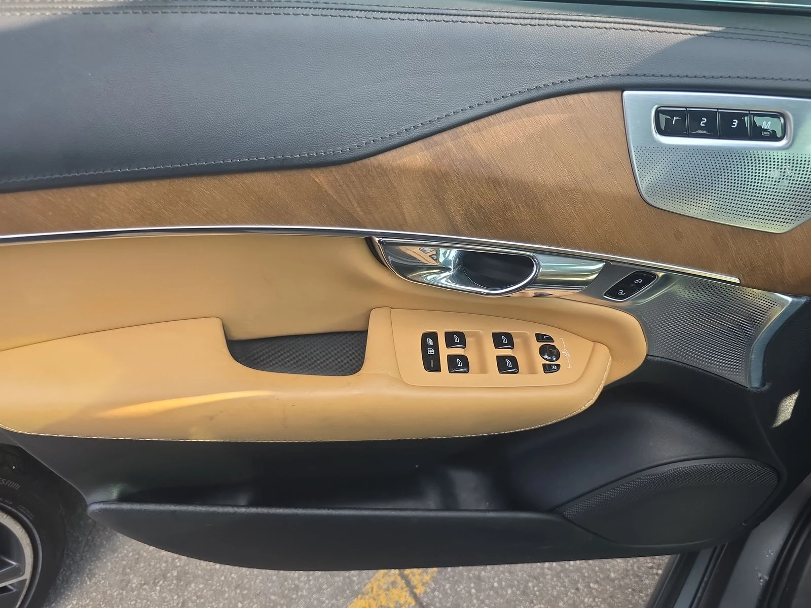 Volvo Xc90 Т6 INSCRIPTION Обдух* Bowers&Wilkins* 360* Въздух* - изображение 7