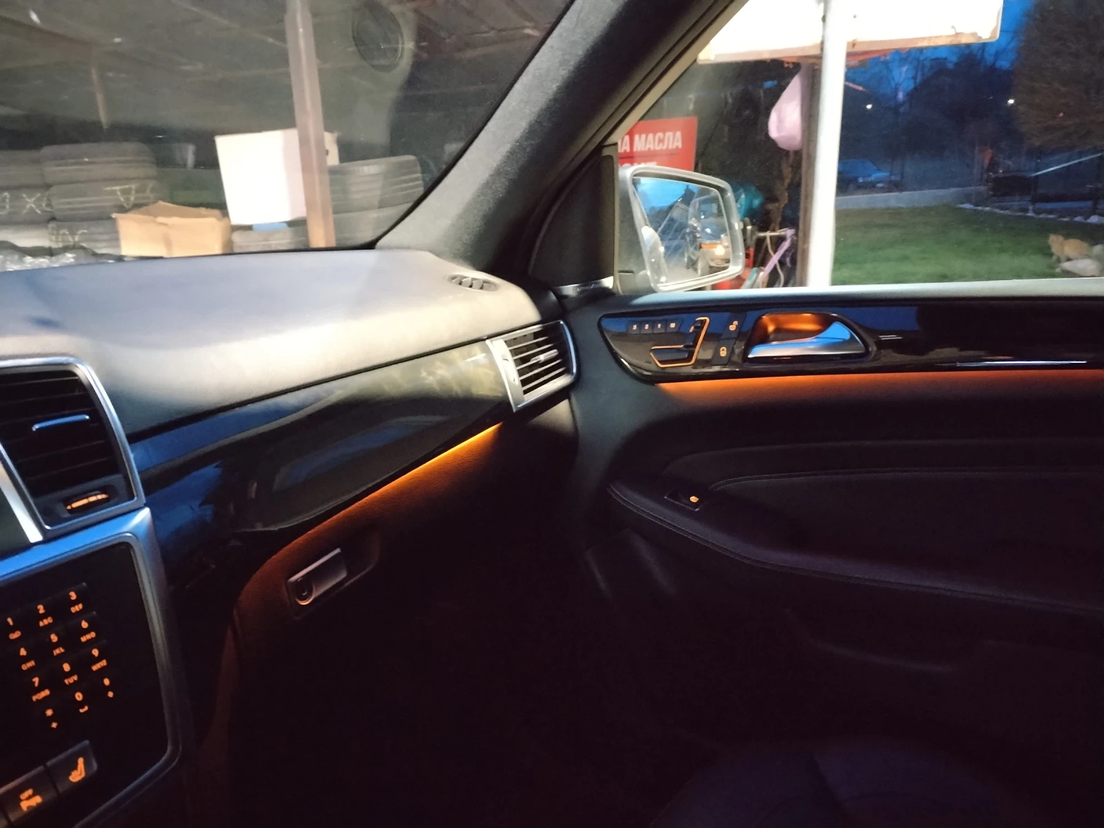 Mercedes-Benz ML 350 4 MATIC, BLUETEC, AMG PACK, HARMAN, черен таван, д, снимка 12 - Автомобили и джипове - 53879116