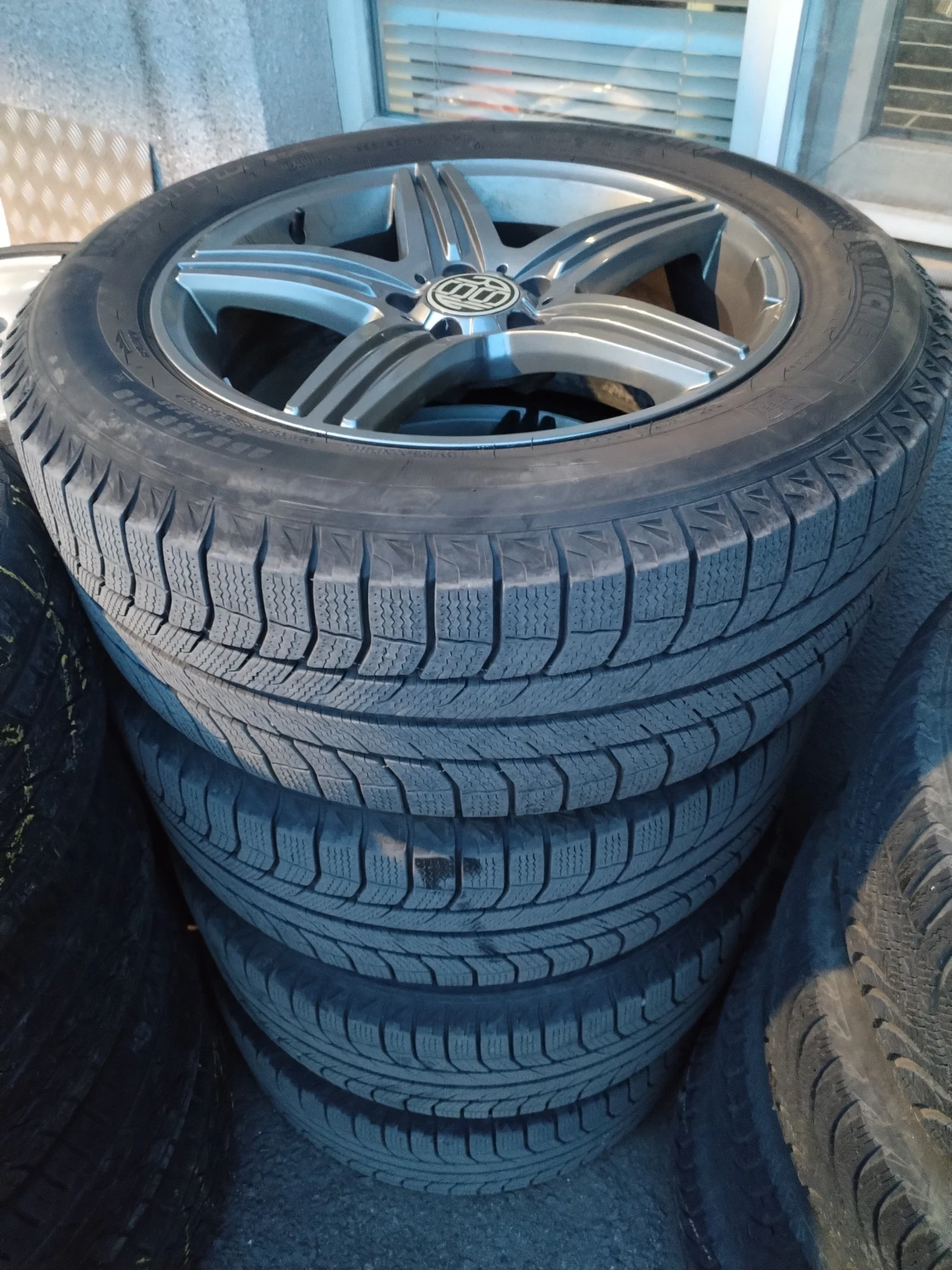 Mercedes-Benz ML 350 4 MATIC, BLUETEC, AMG PACK, HARMAN, черен таван, д, снимка 16 - Автомобили и джипове - 53879116