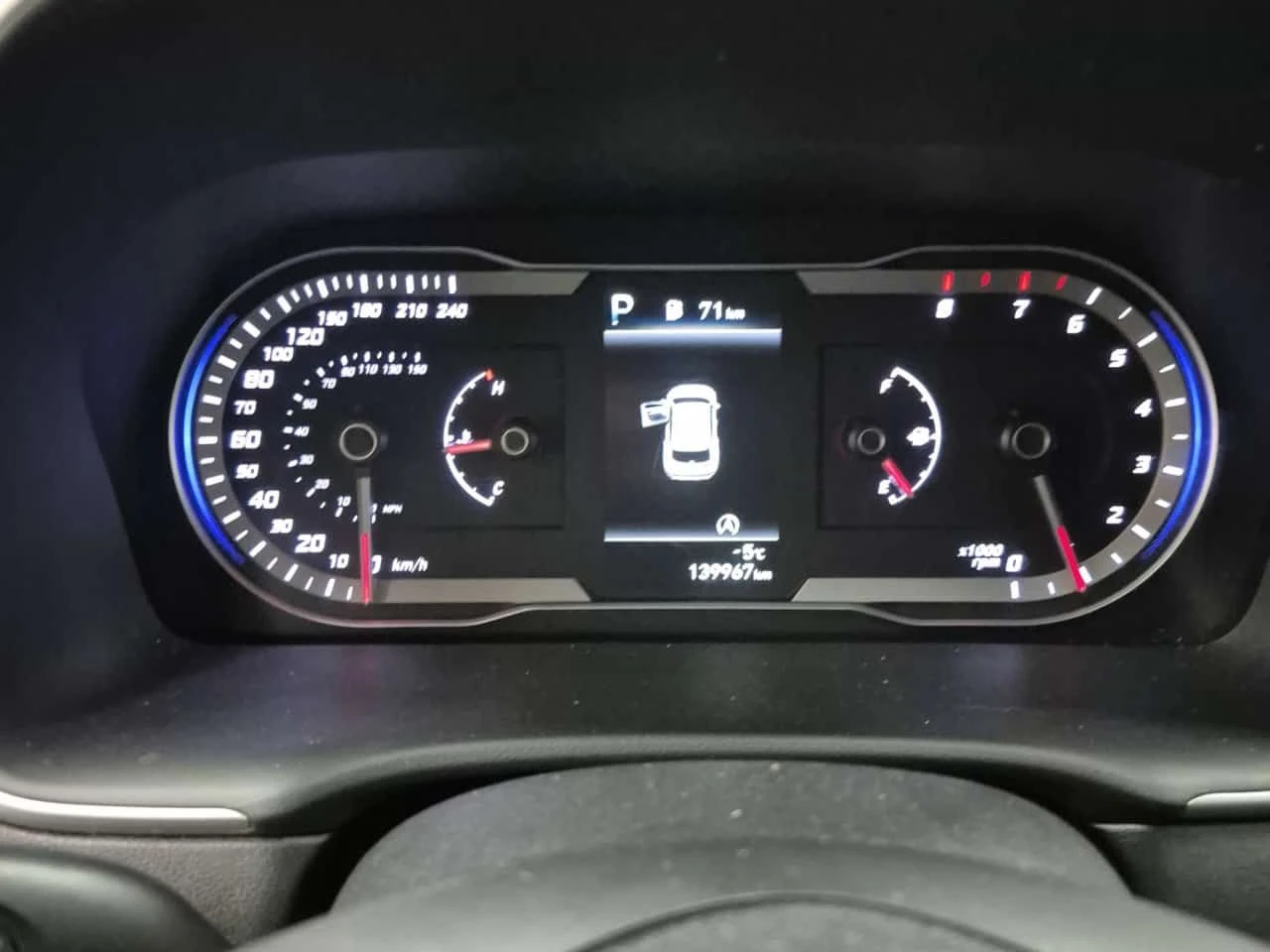 Hyundai Tucson * Essential * CARFAX * БЕЗ ПЪРВОНАЧАЛНА ВНОСКА, снимка 8 - Автомобили и джипове - 53923778