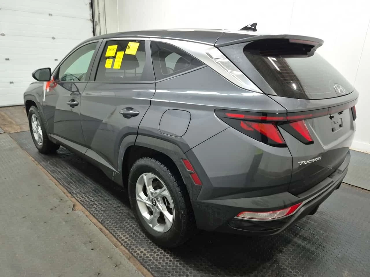 Hyundai Tucson * Essential * CARFAX * БЕЗ ПЪРВОНАЧАЛНА ВНОСКА, снимка 2 - Автомобили и джипове - 53923778