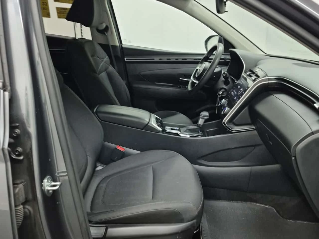 Hyundai Tucson * Essential * CARFAX * БЕЗ ПЪРВОНАЧАЛНА ВНОСКА, снимка 13 - Автомобили и джипове - 53923778