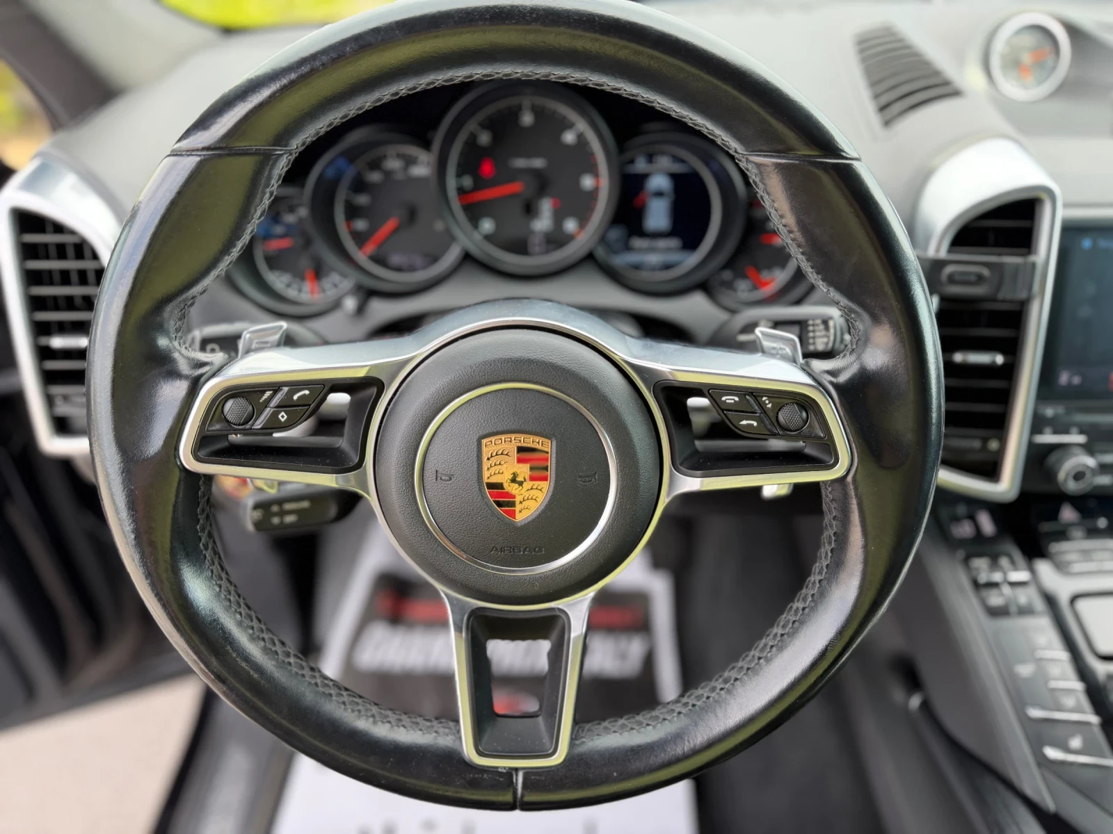 Porsche Cayenne 3.0D* FULL * BOSE* ЛИЗИН* РЕГИСТРИРАН * ОБСЛУЖЕН* , снимка 13 - Автомобили и джипове - 54948449