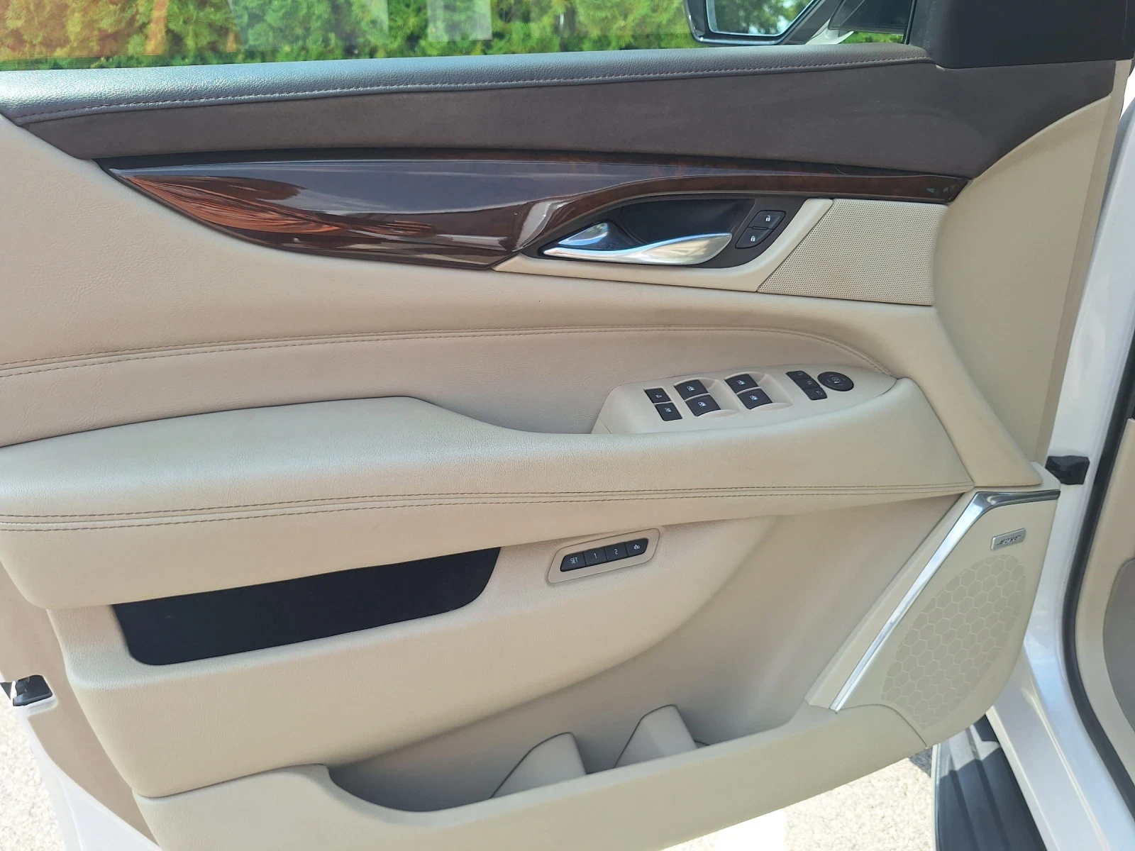 Cadillac Escalade 8ск. Luxury 148000км., снимка 17 - Автомобили и джипове - 55596893
