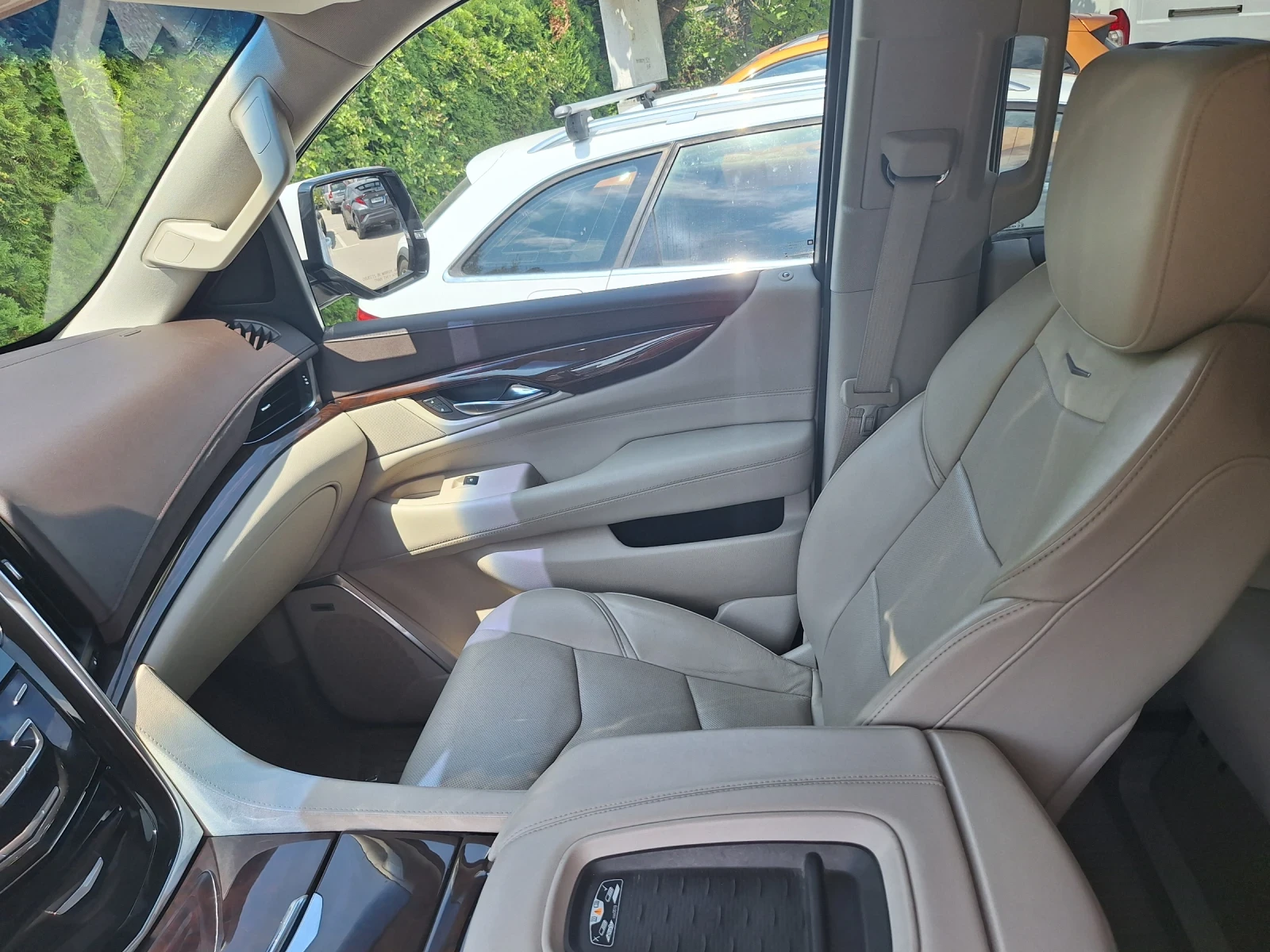 Cadillac Escalade 8ск. Luxury 148000км., снимка 7 - Автомобили и джипове - 55596893