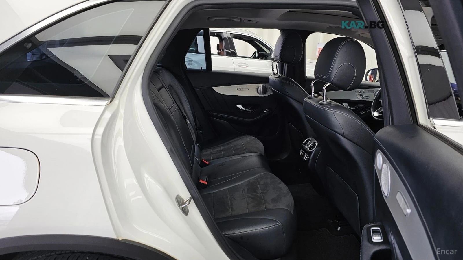 Mercedes-Benz GLC 300 4MATIC* AMG-LINE* BURMESTER* 360* ПАНО* ХЕДЪП* , снимка 10 - Автомобили и джипове - 55725054