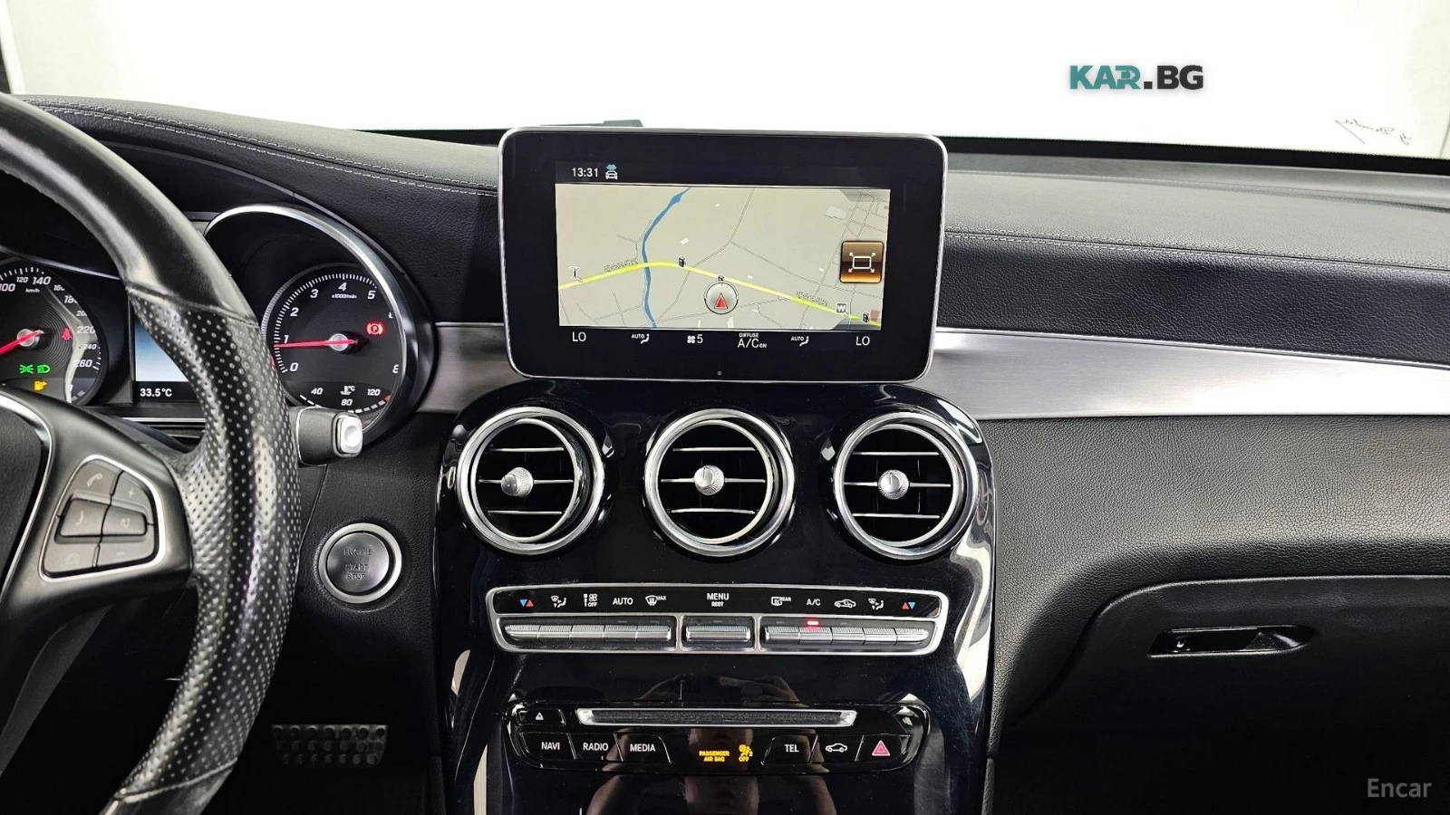 Mercedes-Benz GLC 300 4MATIC* AMG-LINE* BURMESTER* 360* ПАНО* ХЕДЪП* , снимка 11 - Автомобили и джипове - 55725054