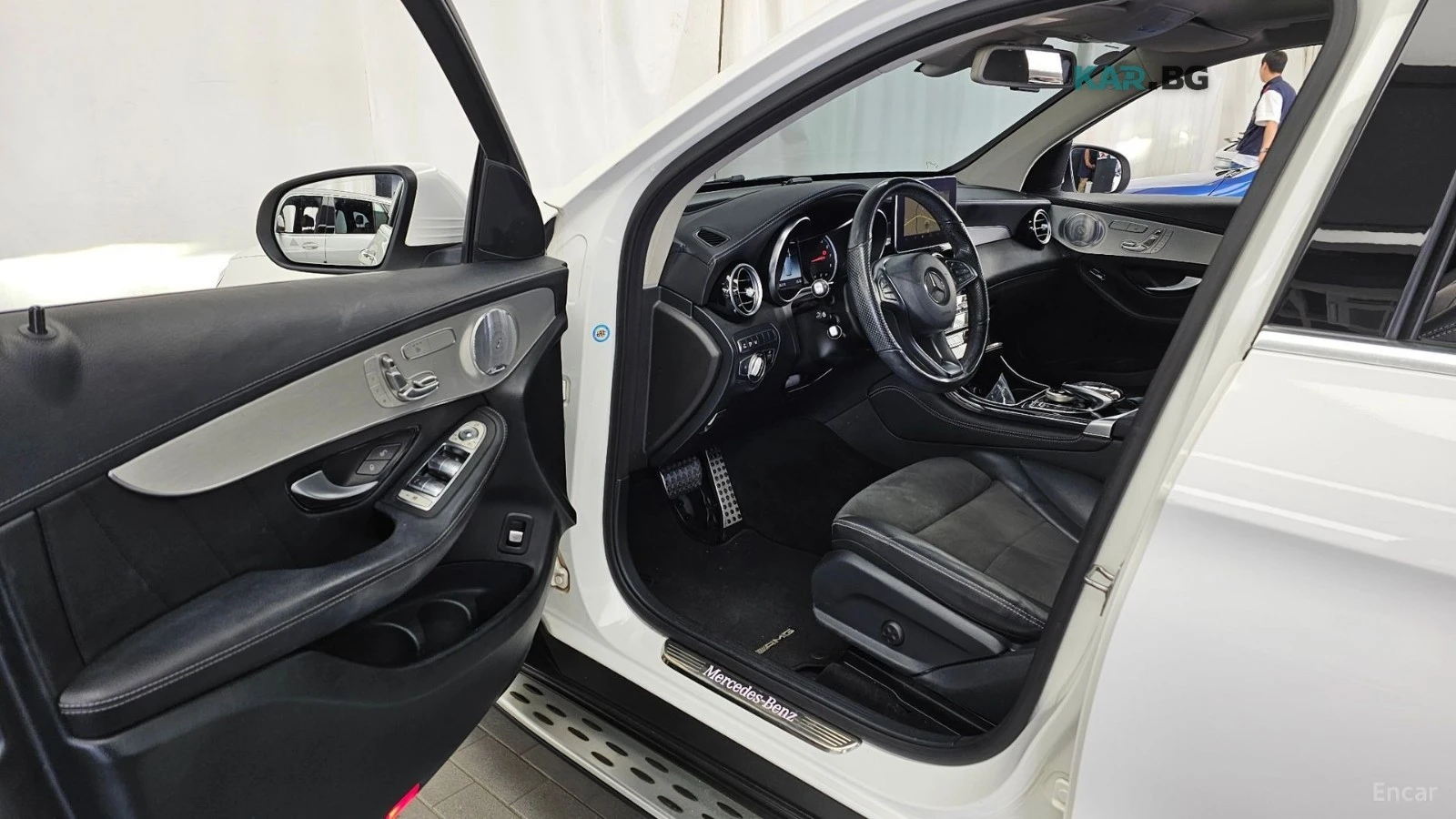 Mercedes-Benz GLC 300 4MATIC* AMG-LINE* BURMESTER* 360* ПАНО* ХЕДЪП* , снимка 8 - Автомобили и джипове - 55725054