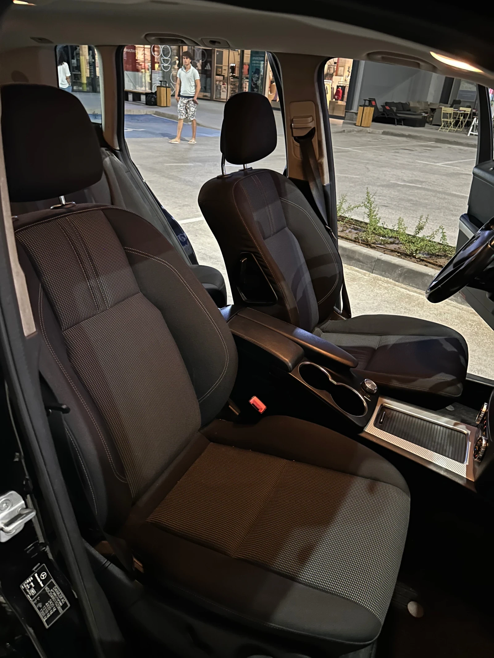 Mercedes-Benz GLK 2.2 CDI, снимка 14 - Автомобили и джипове - 55929251