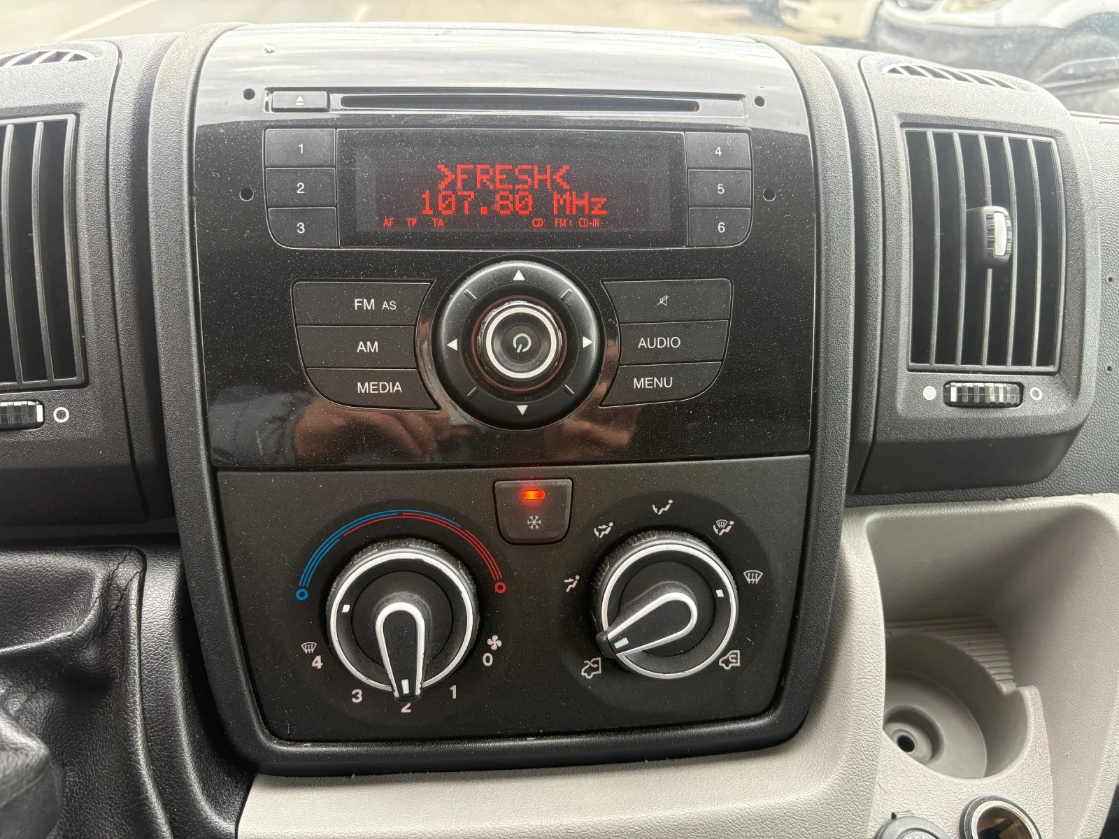 Peugeot Boxer КЛИМАТИК!!!, снимка 10 - Бусове и автобуси - 54191266