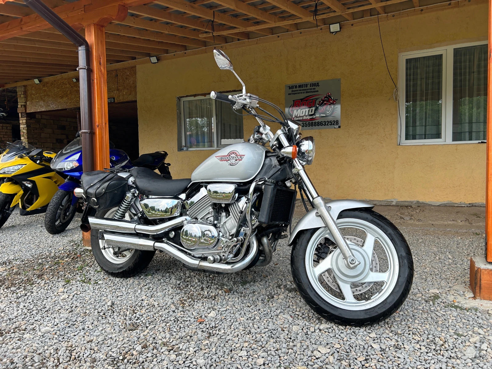 Honda Magna VF 750 Magna, снимка 3 - Мотоциклети и мототехника - 55149312