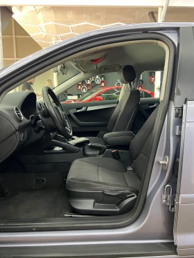 Audi A3 1.6i Автоматик, снимка 10