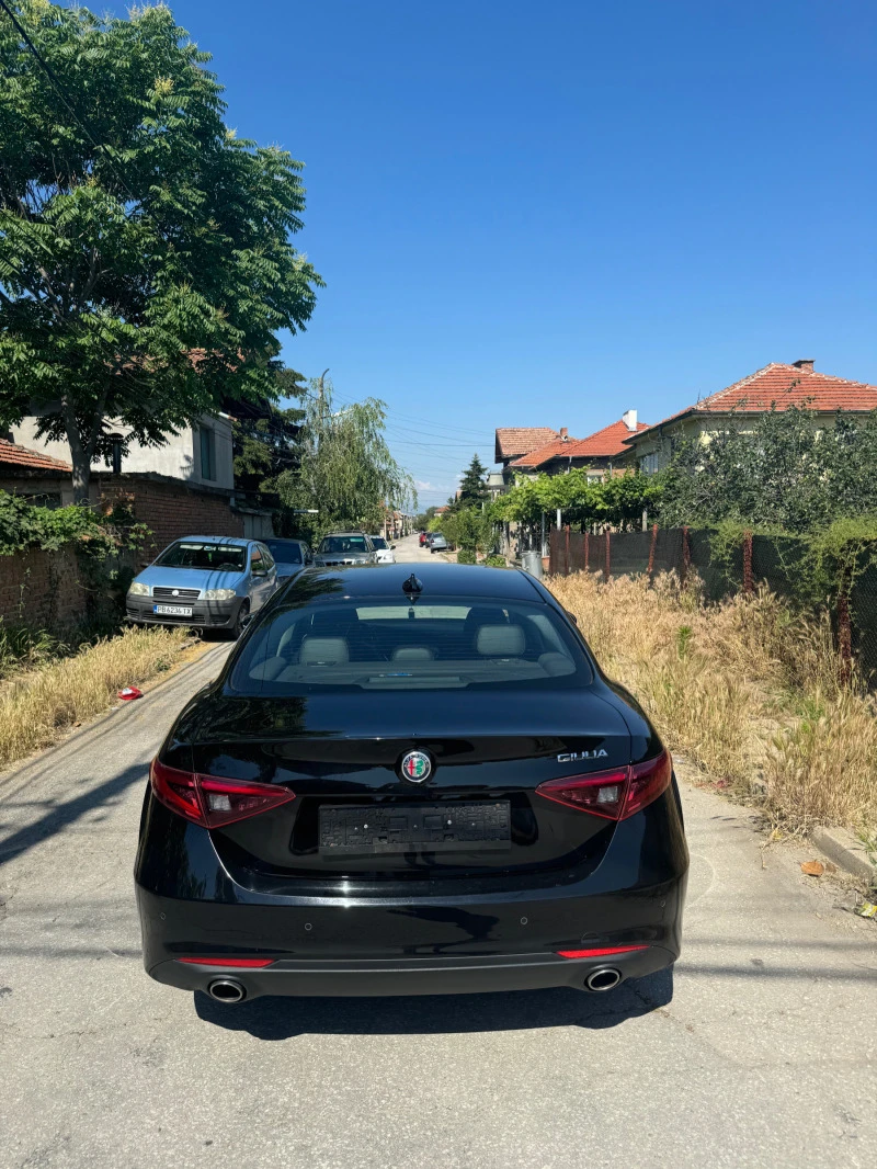 Alfa Romeo Giulia 2.2 JTD, снимка 11 - Автомобили и джипове - 47528447