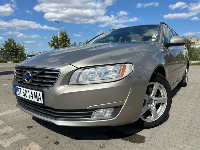 Volvo V70, снимка 1 - Автомобили и джипове - 46726122