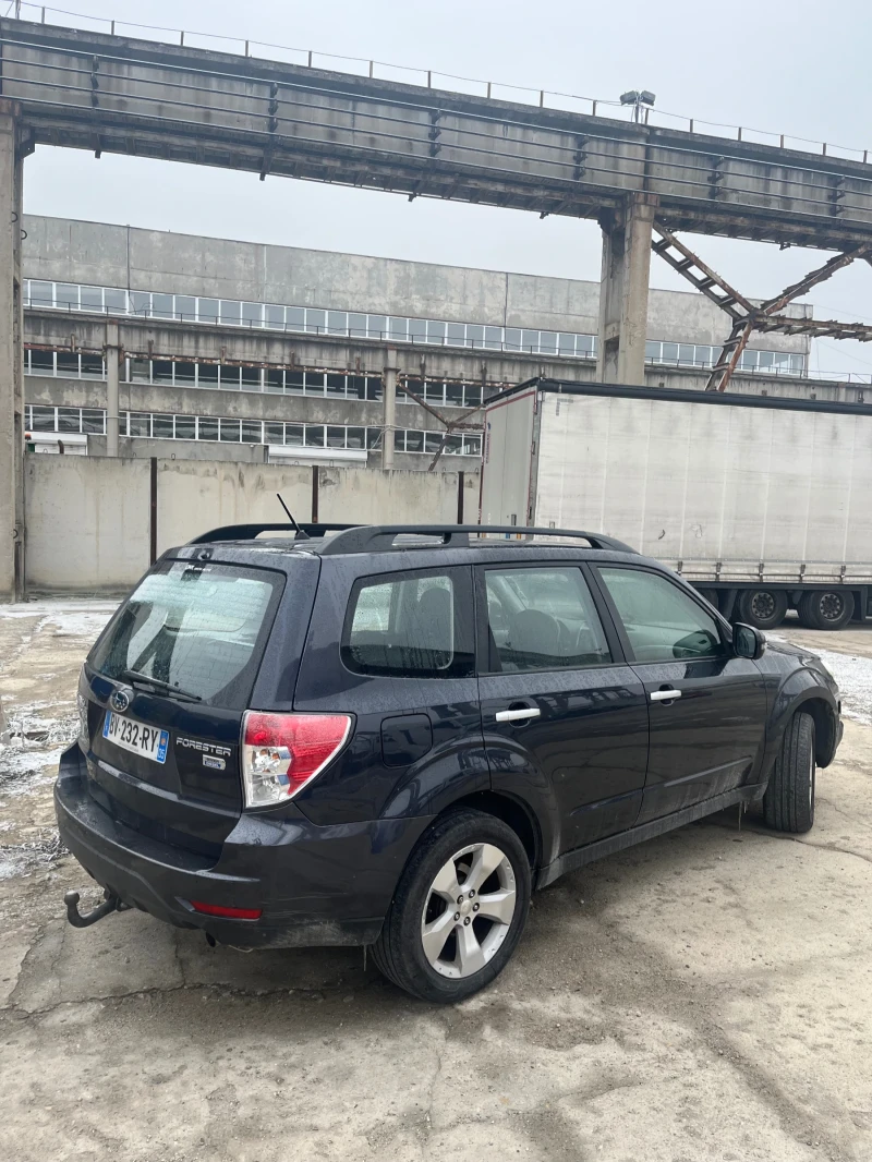 Subaru Forester 2.0/150/ОБСЛУЖЕНА, снимка 5 - Автомобили и джипове - 48610003