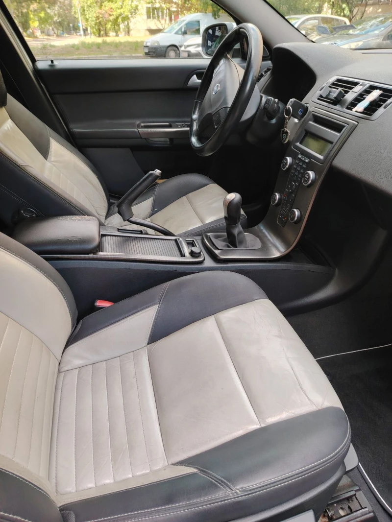 Volvo V50 R-Design, снимка 6 - Автомобили и джипове - 52645989