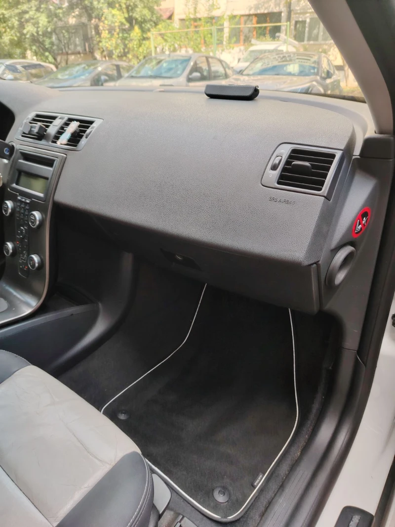 Volvo V50 R-Design, снимка 7 - Автомобили и джипове - 52645989