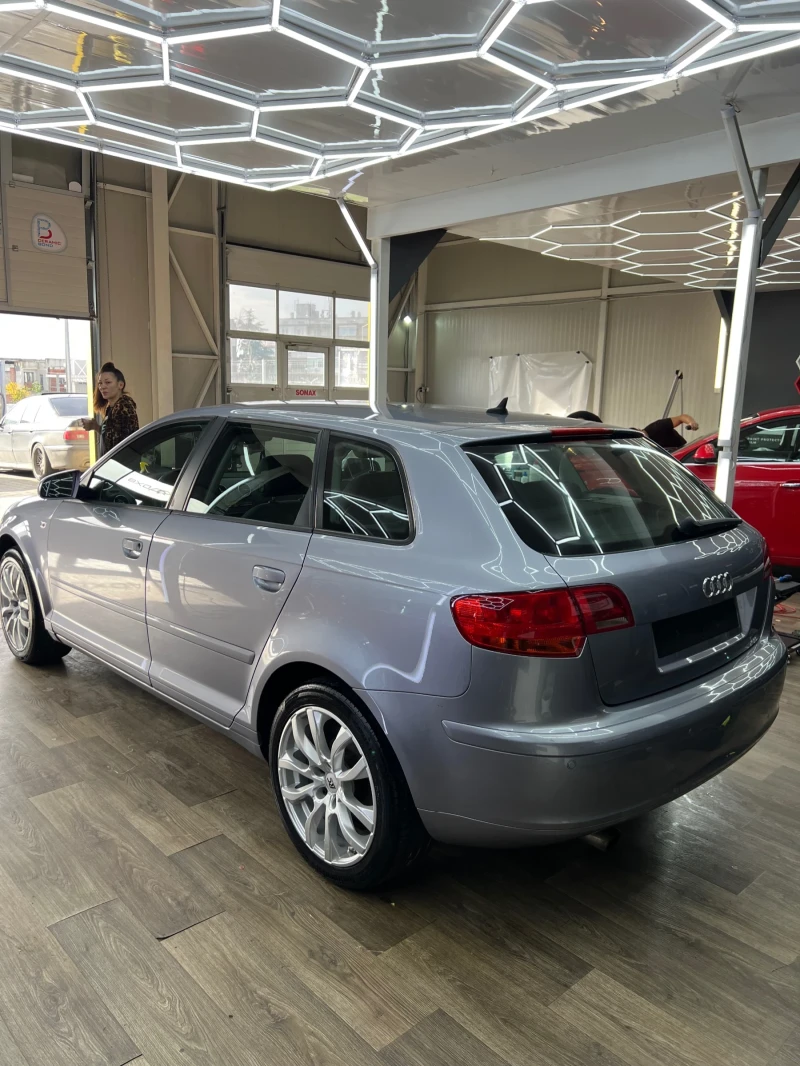 Audi A3 1.6i Автоматик, снимка 5 - Автомобили и джипове - 52566512
