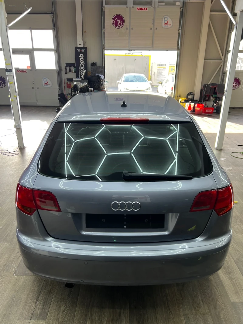 Audi A3 1.6i Автоматик, снимка 6 - Автомобили и джипове - 52566512