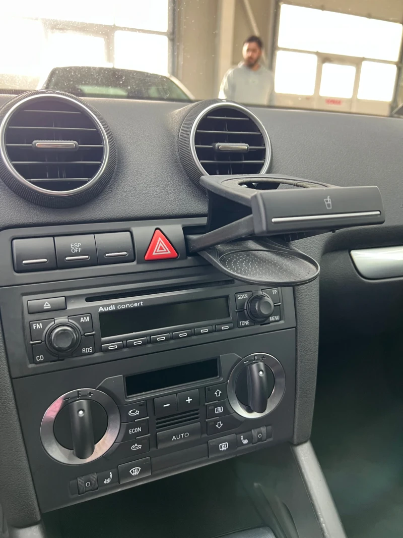 Audi A3 1.6i Автоматик, снимка 13 - Автомобили и джипове - 52566512