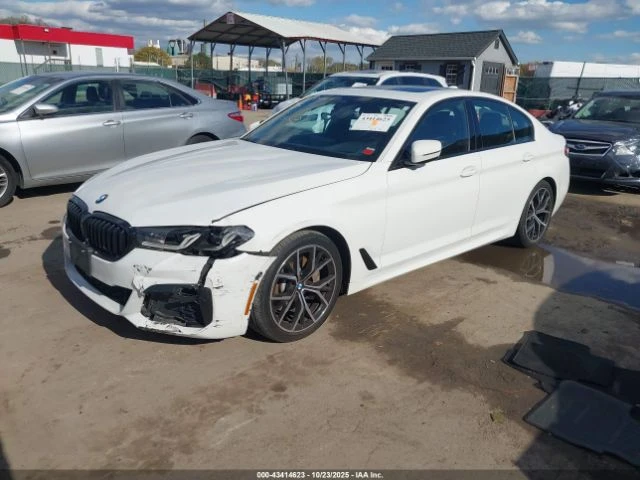 BMW 530 * xDrive* HUD* Камера* Ambient* Памет* , снимка 5 - Автомобили и джипове - 52860422