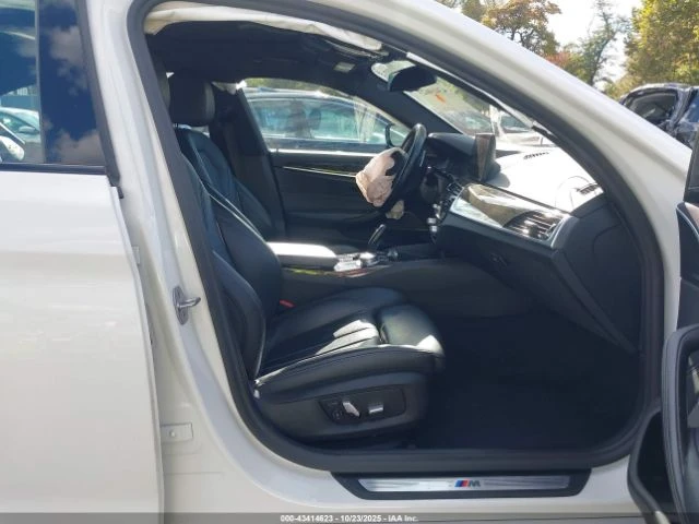 BMW 530 * xDrive* HUD* Камера* Ambient* Памет* , снимка 9 - Автомобили и джипове - 52860422