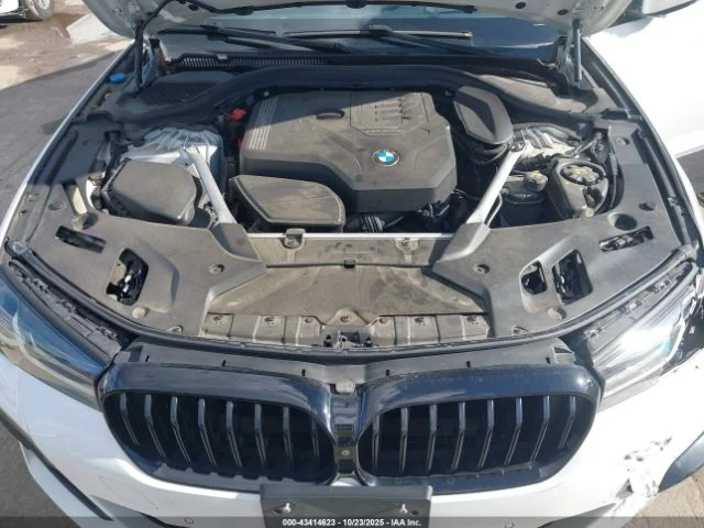 BMW 530 * xDrive* HUD* Камера* Ambient* Памет* , снимка 12 - Автомобили и джипове - 52860422