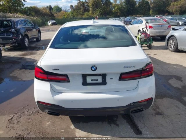 BMW 530 * xDrive* HUD* Камера* Ambient* Памет* , снимка 8 - Автомобили и джипове - 52860422