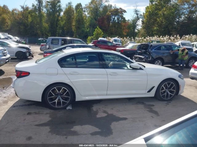 BMW 530 * xDrive* HUD* Камера* Ambient* Памет* , снимка 3 - Автомобили и джипове - 52860422