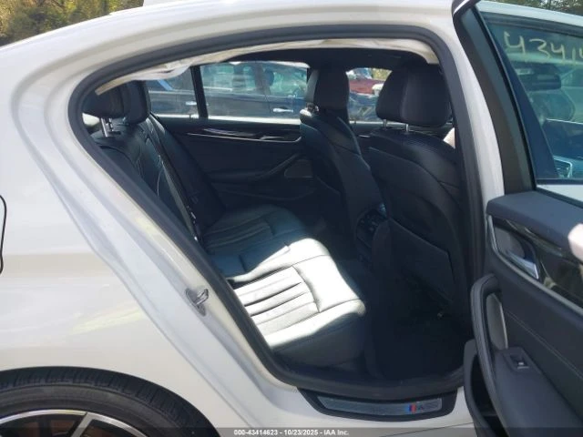 BMW 530 * xDrive* HUD* Камера* Ambient* Памет* , снимка 11 - Автомобили и джипове - 52860422