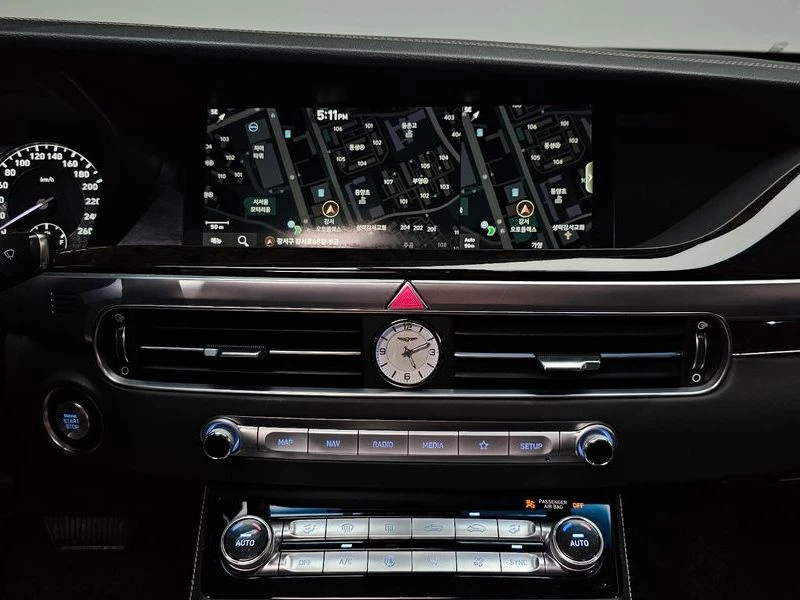 Genesis G90 3.8 Automatic, снимка 14 - Автомобили и джипове - 55606072