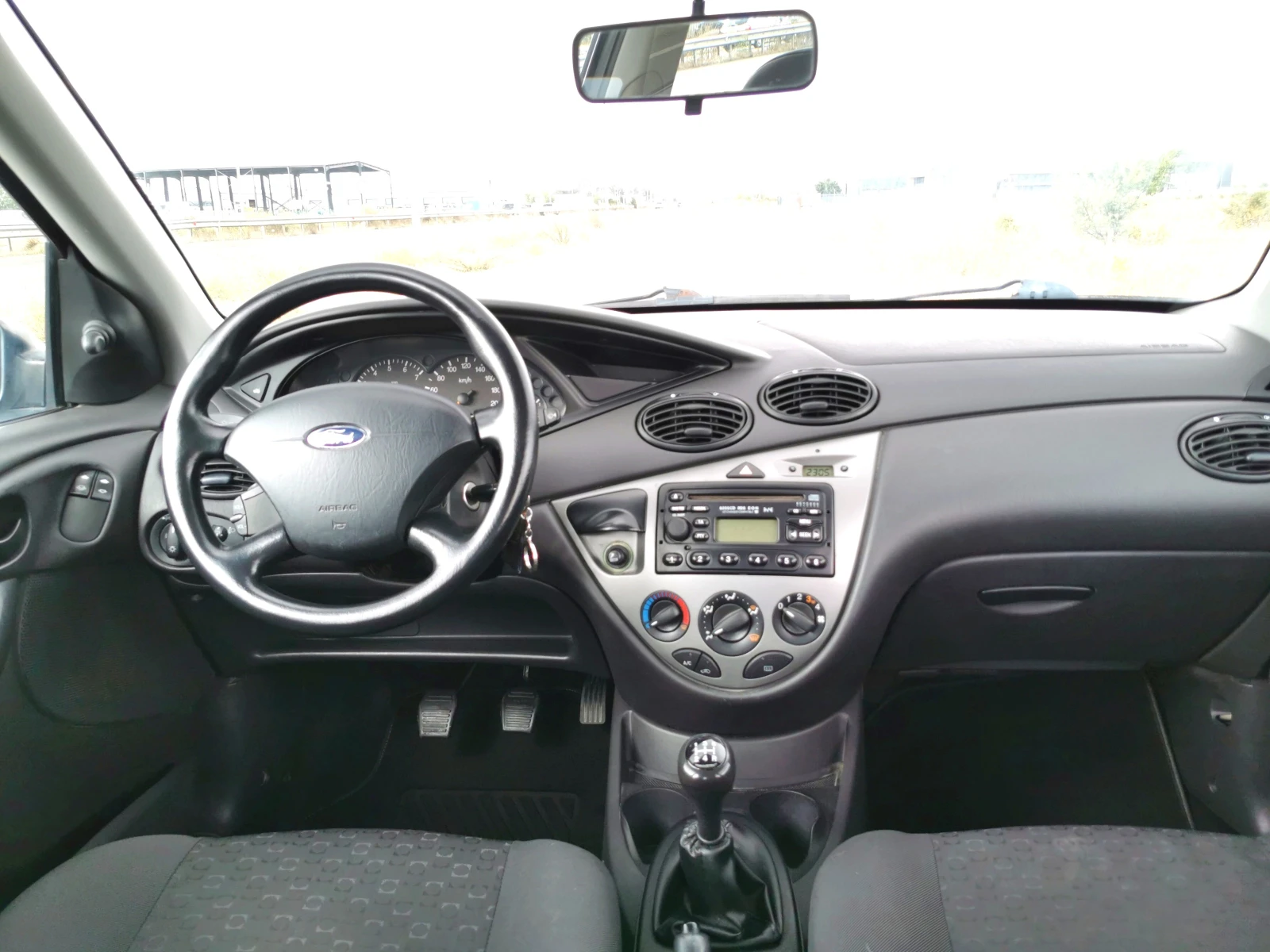 Ford Focus 1.6i 101ks - изображение 8