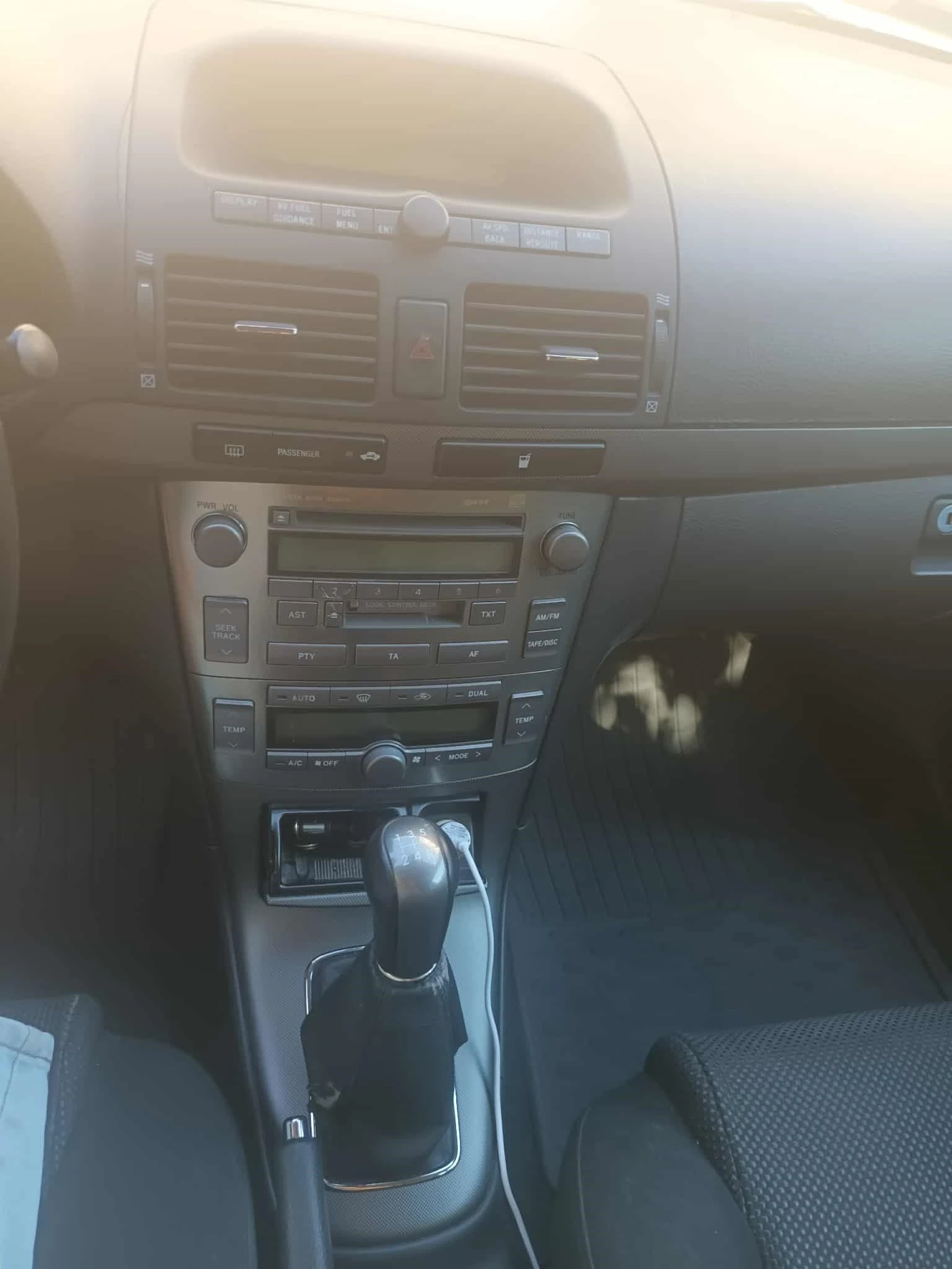 Toyota Avensis  - изображение 6