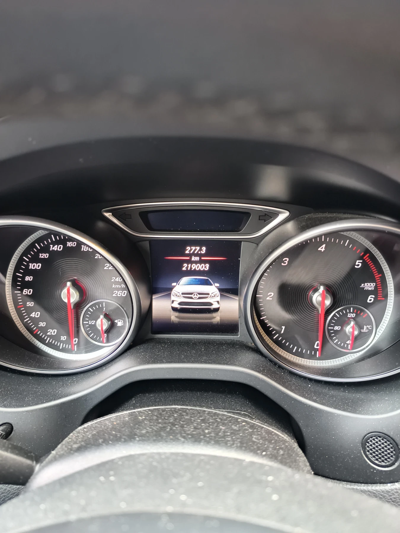 Mercedes-Benz CLA 200  - изображение 4